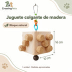 Juguete colgante de madera con piezas texturizadas para aves — CrossingPets · imagen 1